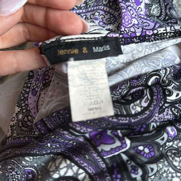 Pair of Jennie & Marlis Jersey Knit Blouses - Picture 13 of 14